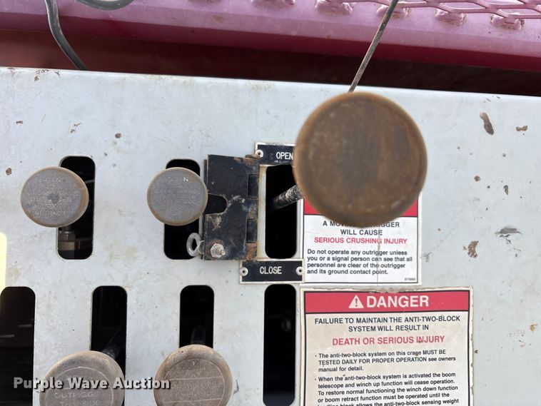 image for item EU4710 2015 Peterbilt 365 crane truck