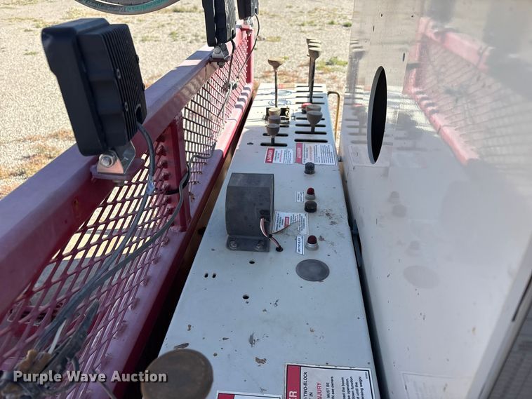 image for item EU4710 2015 Peterbilt 365 crane truck