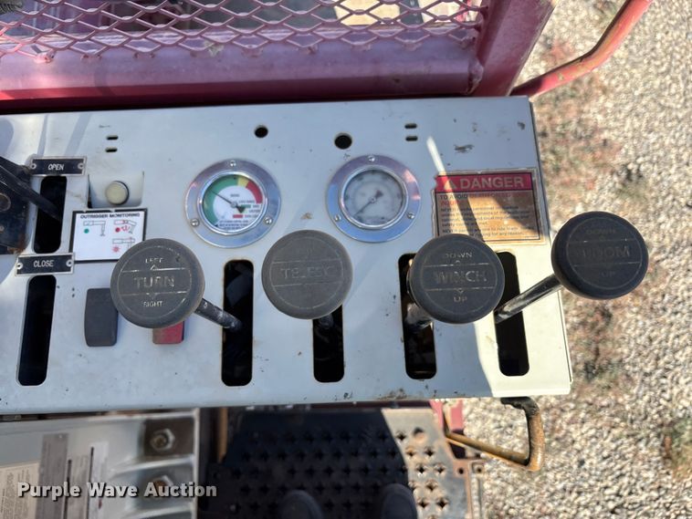 image for item EU4710 2015 Peterbilt 365 crane truck