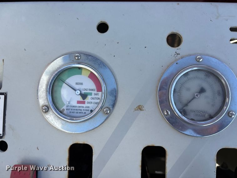 image for item EU4710 2015 Peterbilt 365 crane truck