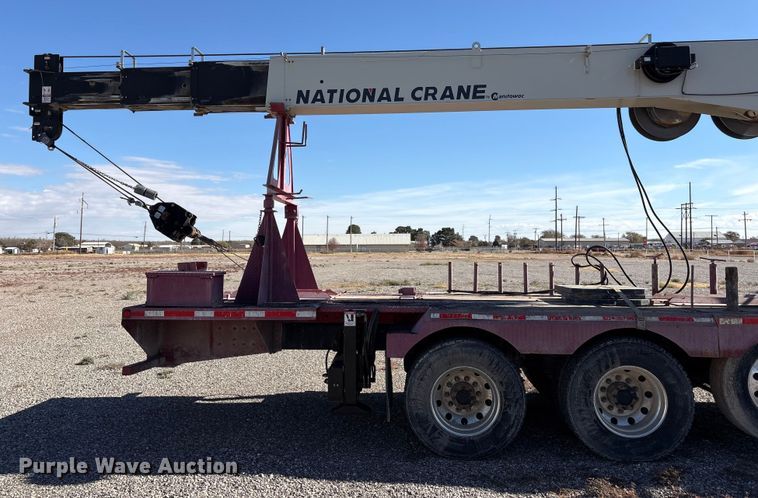 image for item EU4710 2015 Peterbilt 365 crane truck