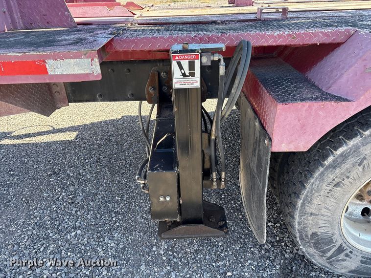 image for item EU4710 2015 Peterbilt 365 crane truck