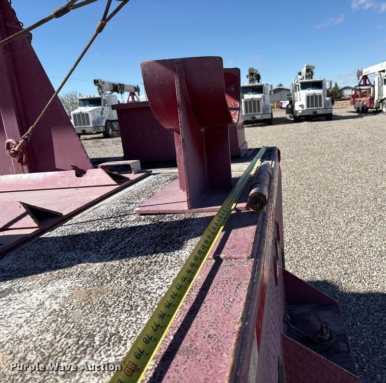 image for item EU4710 2015 Peterbilt 365 crane truck