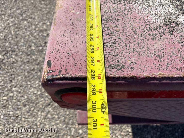 image for item EU4710 2015 Peterbilt 365 crane truck