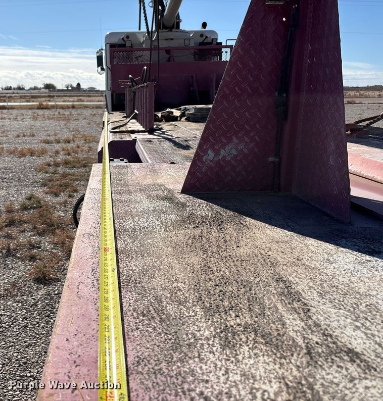 image for item EU4710 2015 Peterbilt 365 crane truck