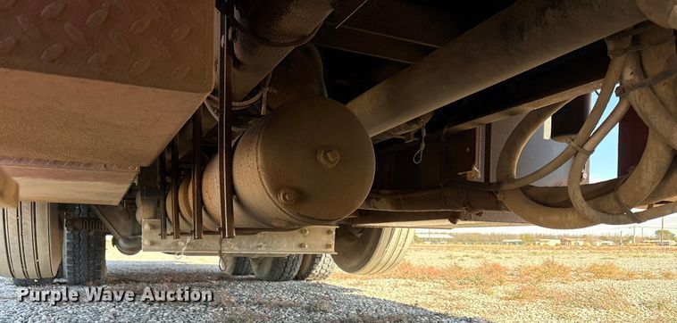 image for item EU4710 2015 Peterbilt 365 crane truck