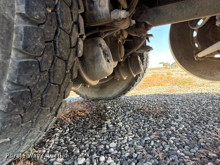 image for item EU4710 2015 Peterbilt 365 crane truck