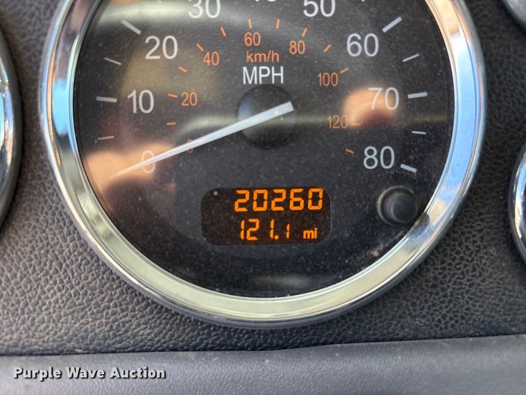 image for item EU4710 2015 Peterbilt 365 crane truck