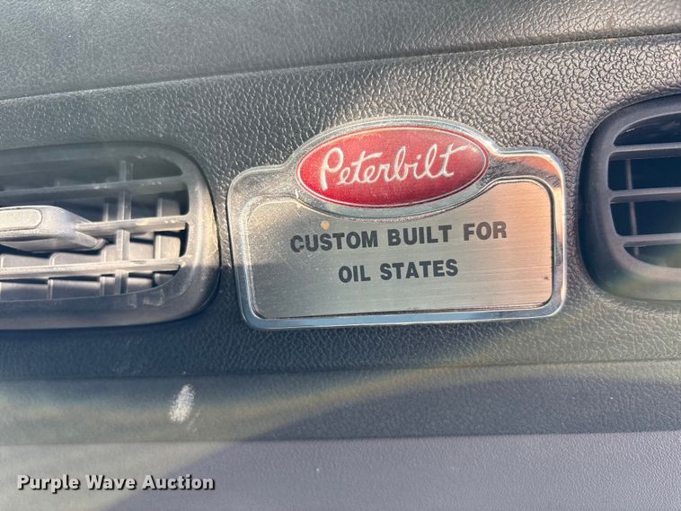 image for item EU4710 2015 Peterbilt 365 crane truck