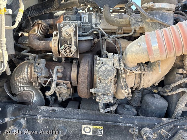 image for item EU4710 2015 Peterbilt 365 crane truck