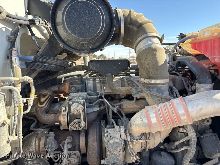 image for item EU4710 2015 Peterbilt 365 crane truck