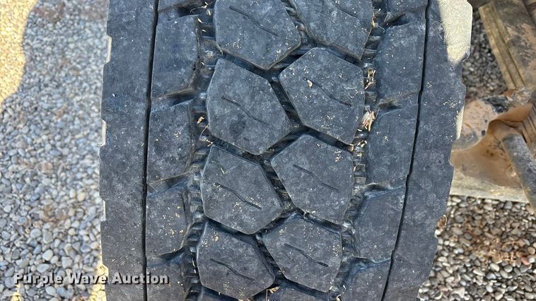 image for item EU4710 2015 Peterbilt 365 crane truck