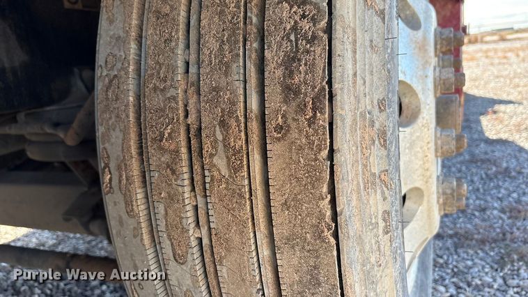 image for item EU4710 2015 Peterbilt 365 crane truck