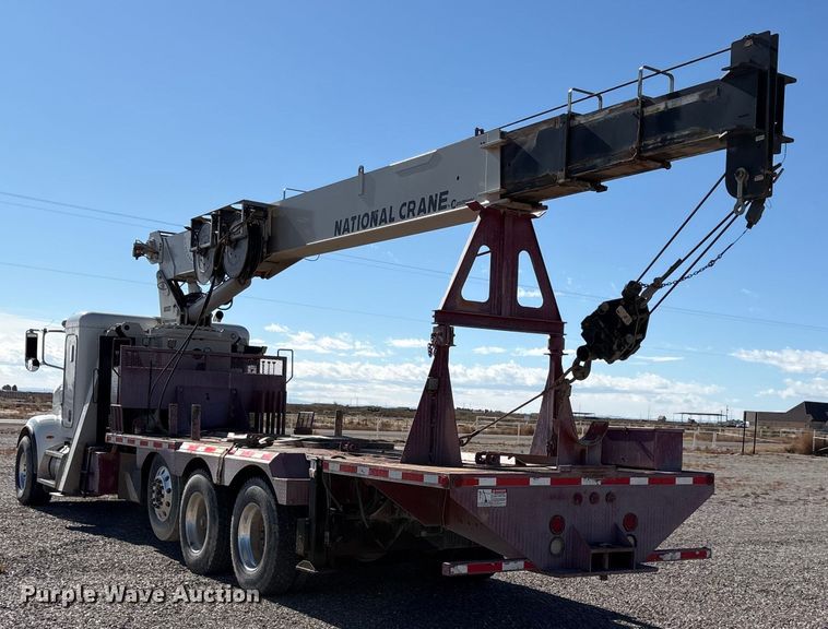 image for item EU4711 2014 Peterbilt 365 crane truck