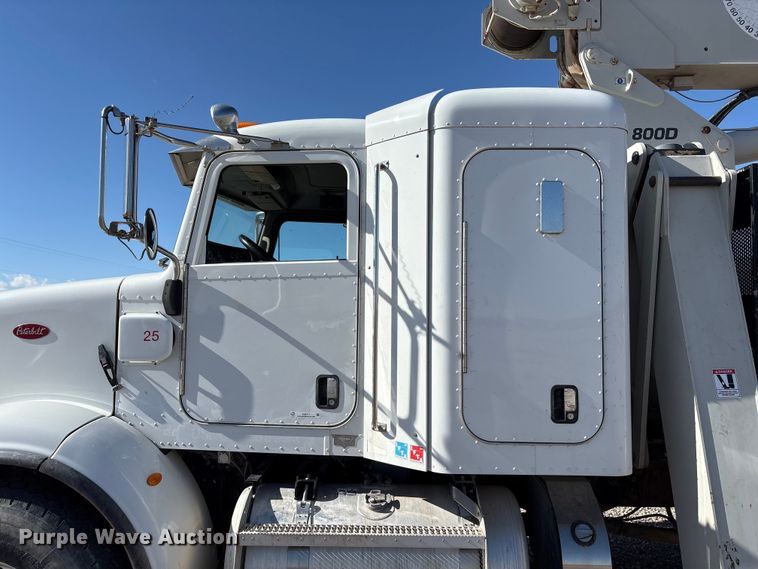 image for item EU4711 2014 Peterbilt 365 crane truck