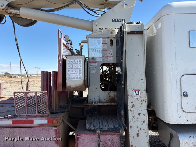 image for item EU4711 2014 Peterbilt 365 crane truck