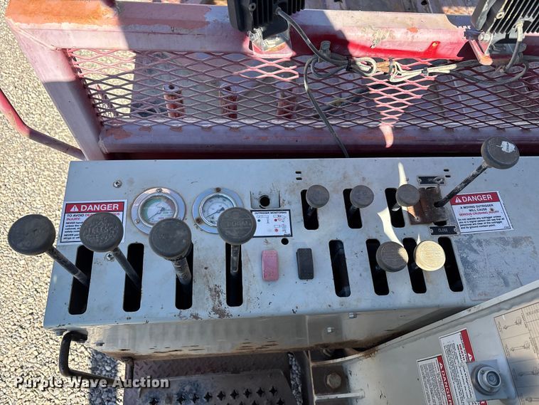 image for item EU4711 2014 Peterbilt 365 crane truck