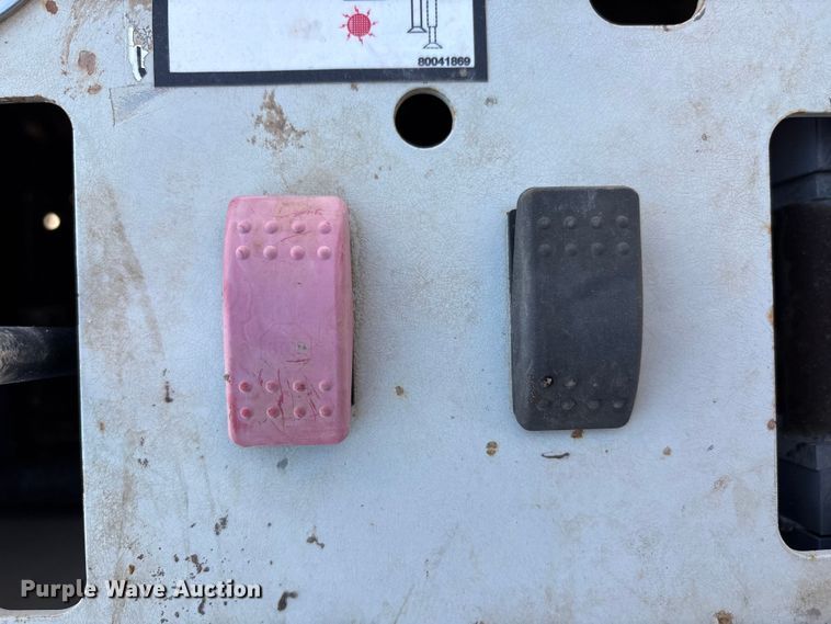 image for item EU4711 2014 Peterbilt 365 crane truck