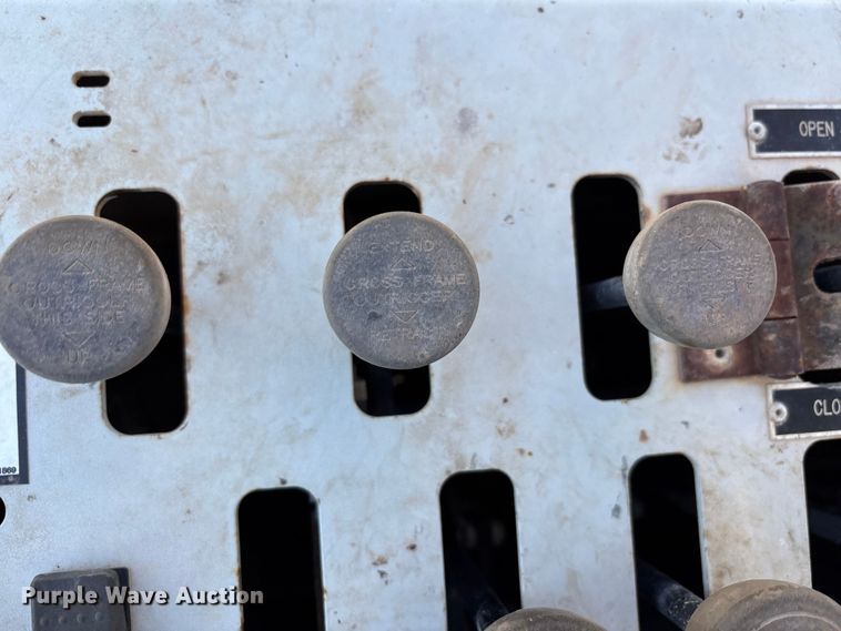 image for item EU4711 2014 Peterbilt 365 crane truck