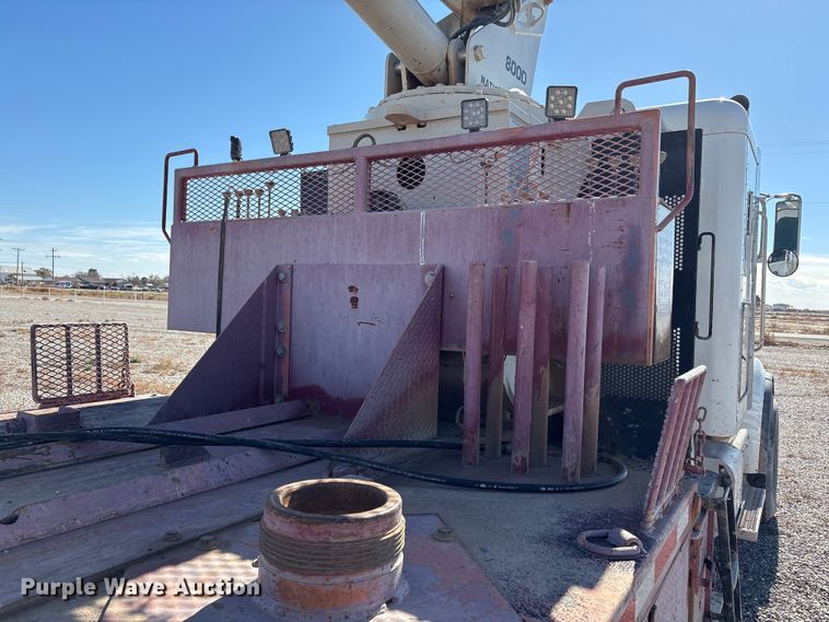 image for item EU4711 2014 Peterbilt 365 crane truck