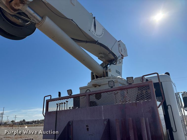 image for item EU4711 2014 Peterbilt 365 crane truck