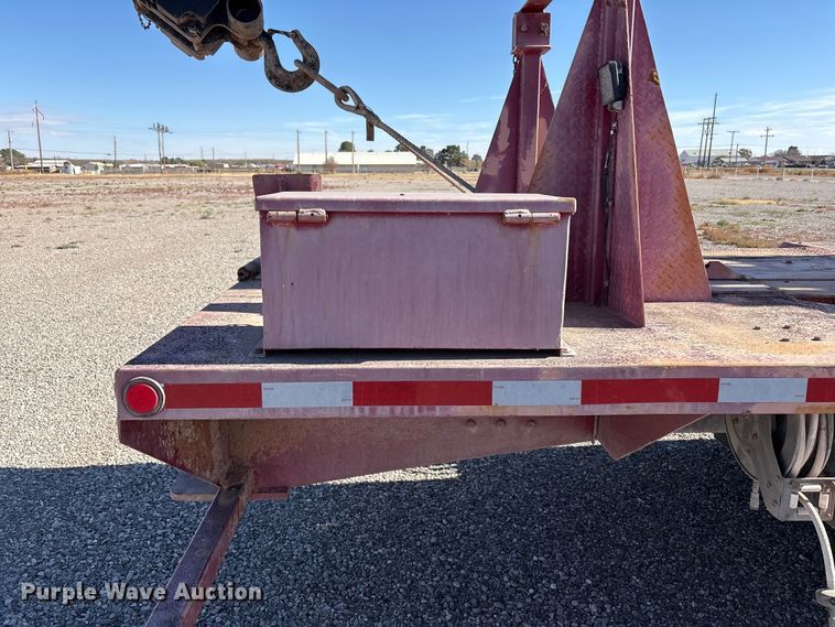 image for item EU4711 2014 Peterbilt 365 crane truck