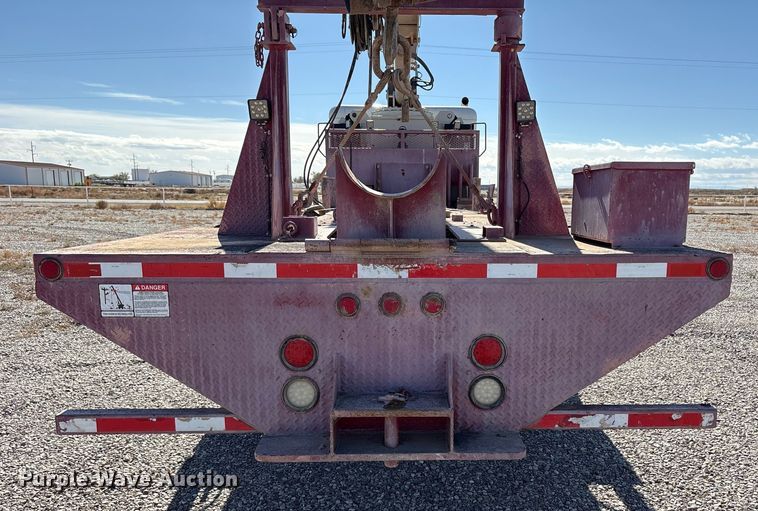 image for item EU4711 2014 Peterbilt 365 crane truck