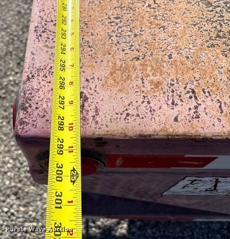 image for item EU4711 2014 Peterbilt 365 crane truck