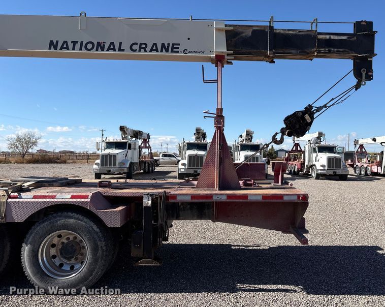 image for item EU4711 2014 Peterbilt 365 crane truck