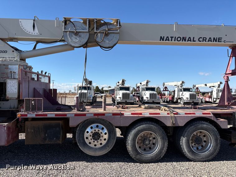 image for item EU4711 2014 Peterbilt 365 crane truck