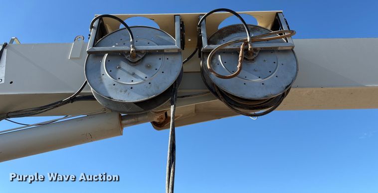 image for item EU4711 2014 Peterbilt 365 crane truck