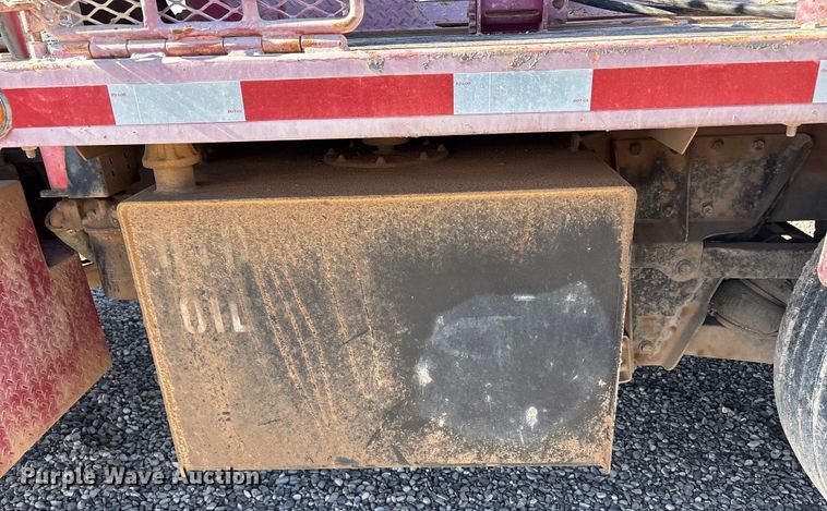 image for item EU4711 2014 Peterbilt 365 crane truck