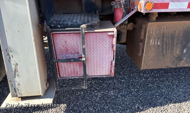 image for item EU4711 2014 Peterbilt 365 crane truck