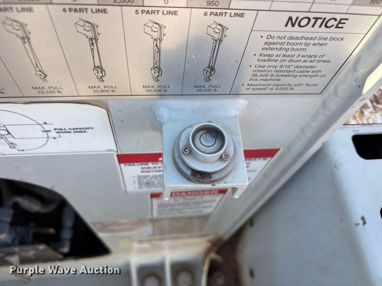 image for item EU4711 2014 Peterbilt 365 crane truck