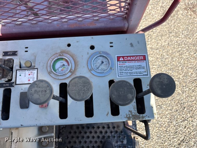 image for item EU4711 2014 Peterbilt 365 crane truck