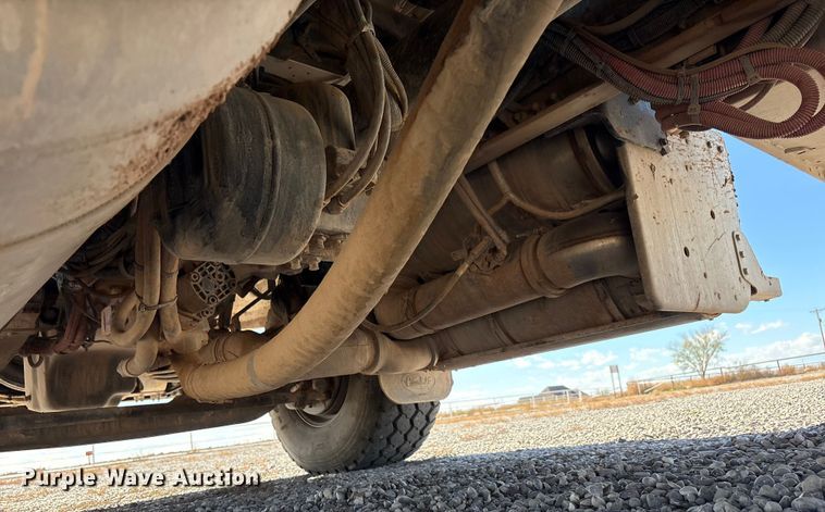 image for item EU4711 2014 Peterbilt 365 crane truck