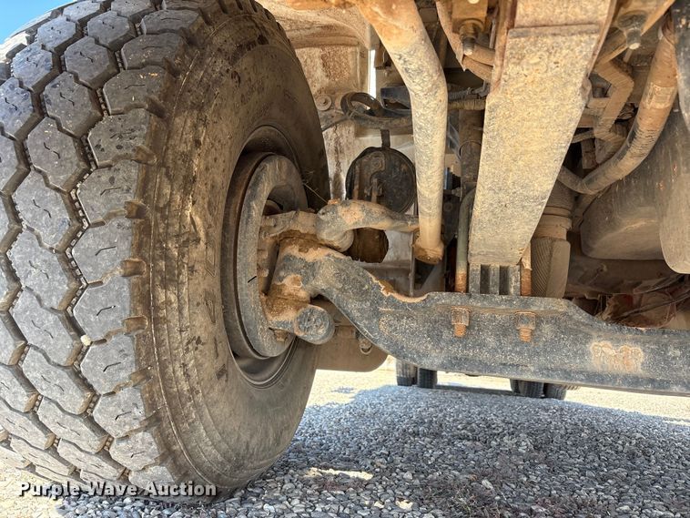 image for item EU4711 2014 Peterbilt 365 crane truck