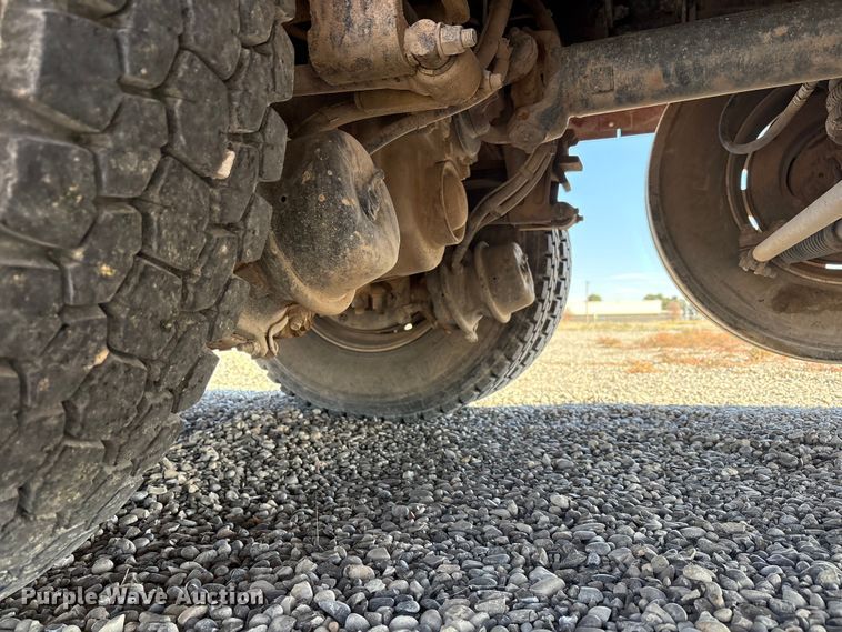 image for item EU4711 2014 Peterbilt 365 crane truck