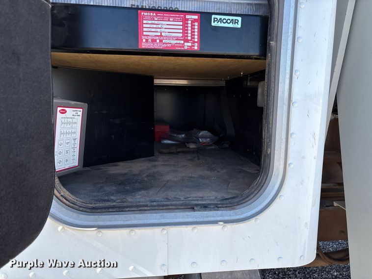 image for item EU4711 2014 Peterbilt 365 crane truck