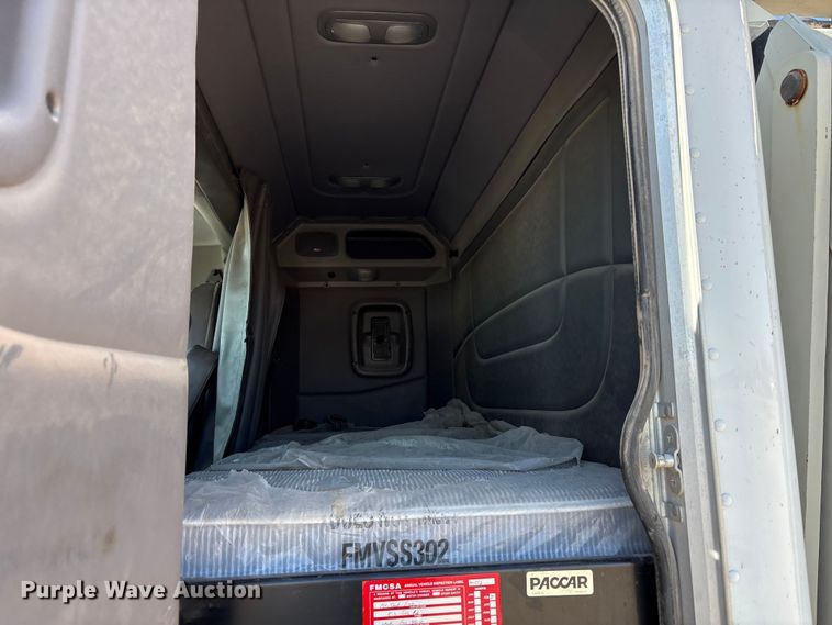 image for item EU4711 2014 Peterbilt 365 crane truck