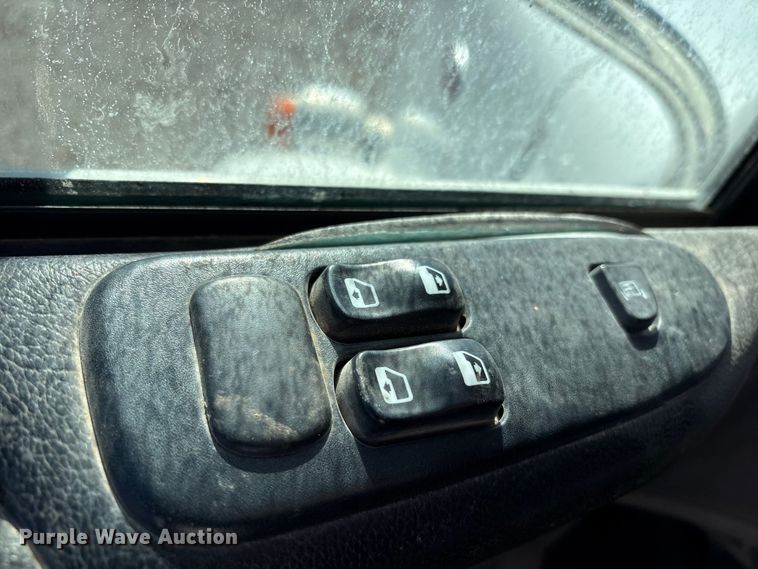 image for item EU4711 2014 Peterbilt 365 crane truck