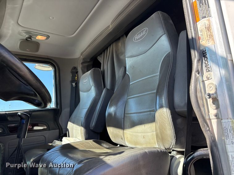 image for item EU4711 2014 Peterbilt 365 crane truck