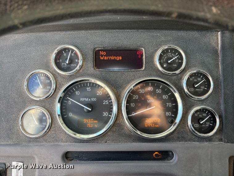 image for item EU4711 2014 Peterbilt 365 crane truck