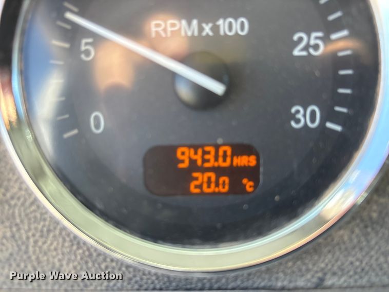 image for item EU4711 2014 Peterbilt 365 crane truck