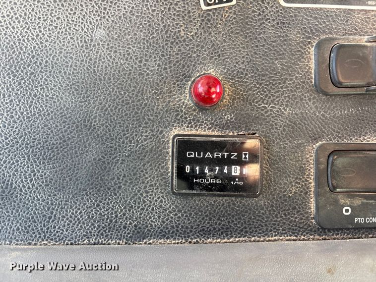 image for item EU4711 2014 Peterbilt 365 crane truck