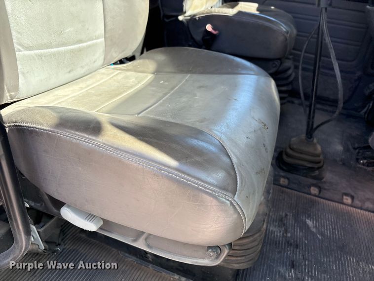 image for item EU4711 2014 Peterbilt 365 crane truck