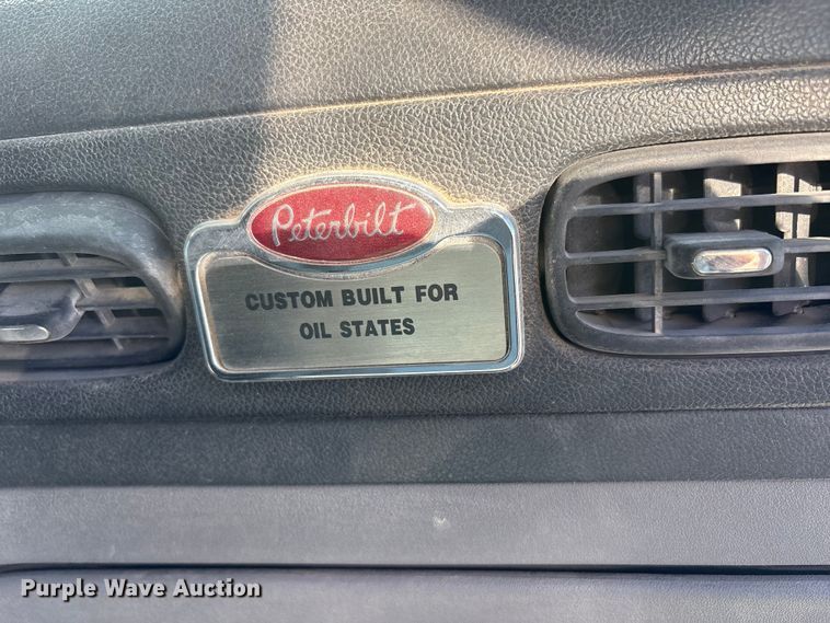 image for item EU4711 2014 Peterbilt 365 crane truck