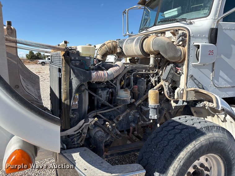 image for item EU4711 2014 Peterbilt 365 crane truck