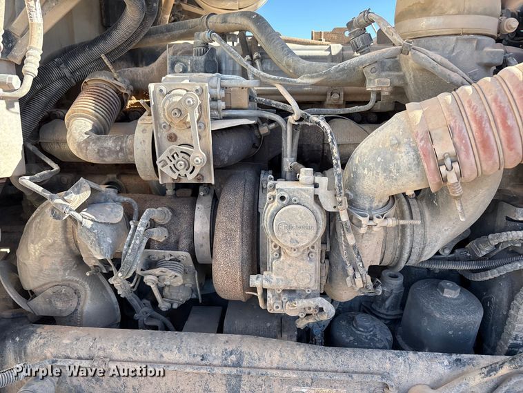 image for item EU4711 2014 Peterbilt 365 crane truck