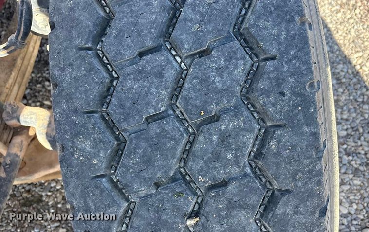 image for item EU4711 2014 Peterbilt 365 crane truck